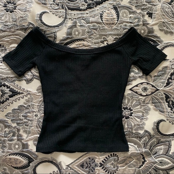 Forever 21 Black Over the Shoulder Top - Picture 2 of 4